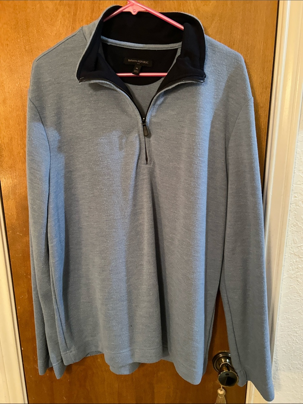 Banana Republic Men’s Light Blue Half-Zip Pullover Sweater. XL. Great shape!